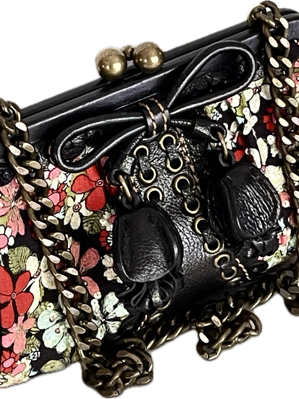 Isabella Fiore Vintage Floral Kisslock w/Appliqué Clutch Crossbody Bag
